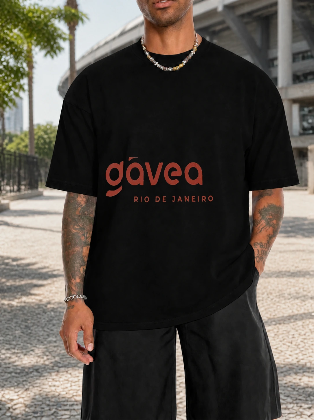 Produto rubro-negro em cena de uso