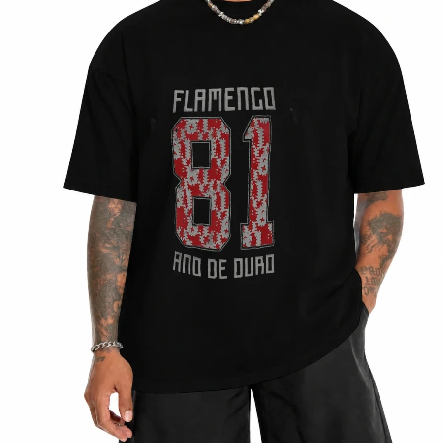 Camiseta 180g Flamengo 81 · Ano de Ouro em mockup frontal