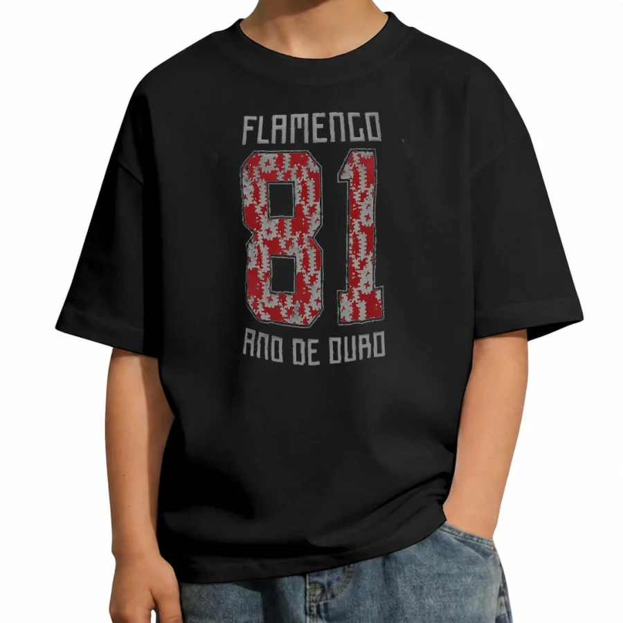 Camiseta infantil Flamengo 81 · Ano de Ouro em mockup frontal